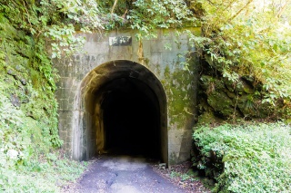 神戸岩　神戸隧道